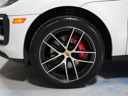 Used 2023 Porsche Macan S image 37