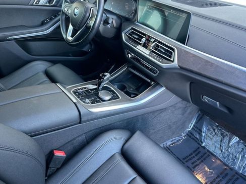 Used 2022 BMW X5 xDrive45e w/ Parking Assistance Package image 17