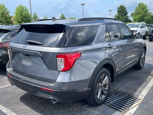 Used 2021 Ford Explorer XLT w/ Equipment Group 202A RWD image 2