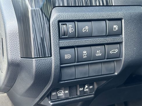 Used 2025 Toyota 4Runner TRD Off-Road image 24