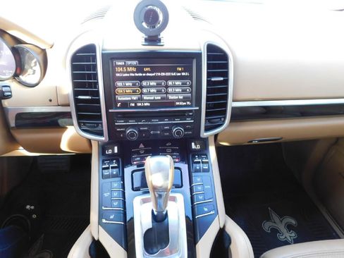 Used 2014 Porsche Cayenne image 30