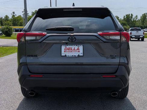 Used 2021 Toyota RAV4 XLE w/ Convenience Package AWD/4WD image 9
