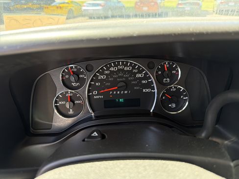 Used 2014 Chevrolet Express 3500 RWD image 14