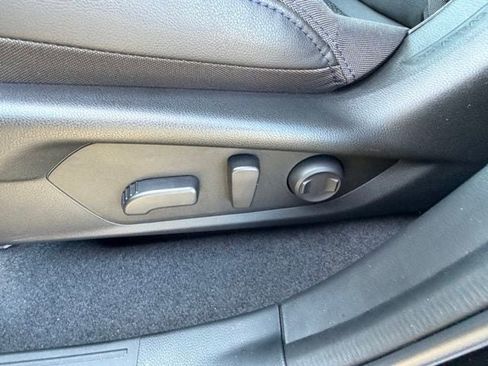 Certified 2025 Subaru Forester Premium image 19