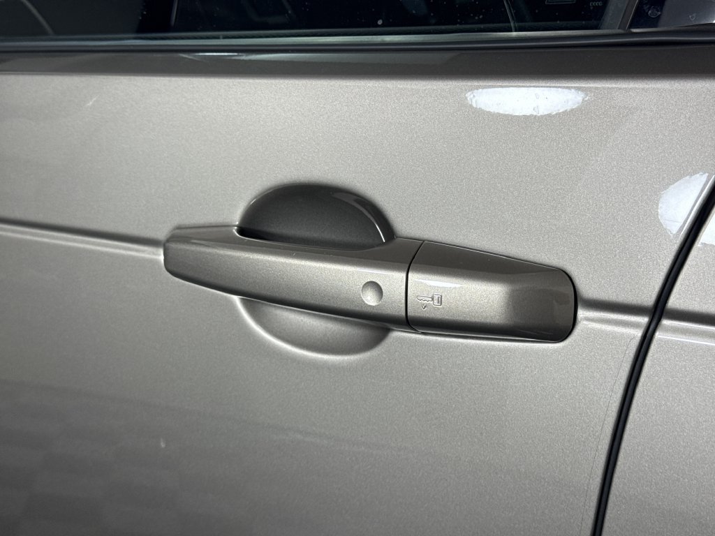 New 2026 Land Rover Discovery Dynamic SE AWD/4WD image 16