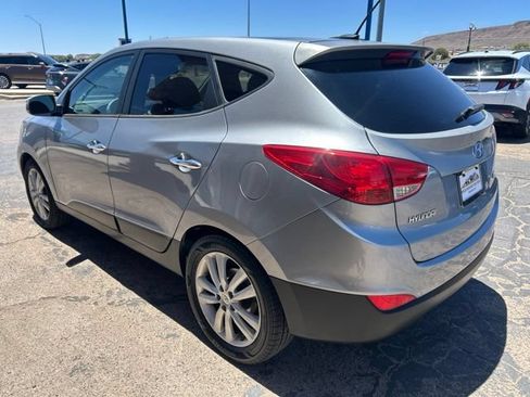 Used 2013 Hyundai Tucson Limited w/ Premium Pkg FWD image 4