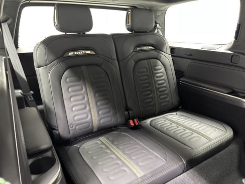 Used 2025 Rivian R1S Adventure AWD/4WD image 22
