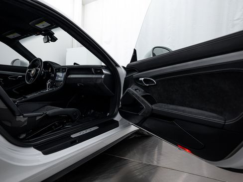 Certified 2018 Porsche 911 GT3 image 22