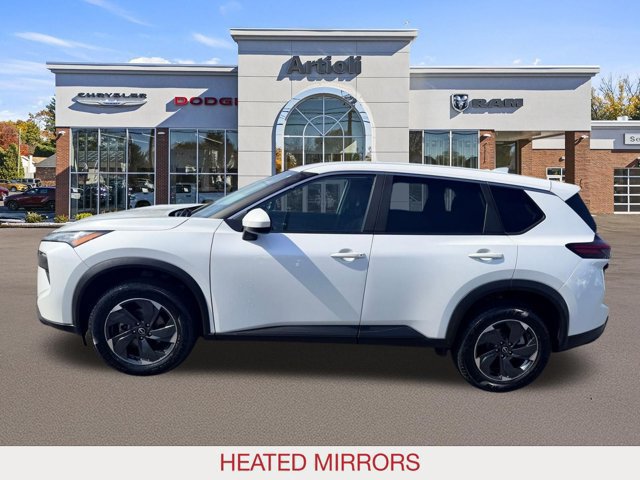 Used 2024 Nissan Rogue SV AWD/4WD image 5