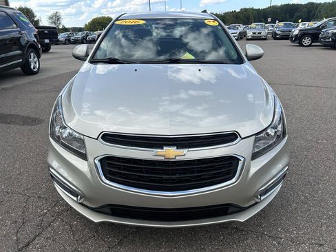 Used 2016 Chevrolet Cruze LT FWD image 2