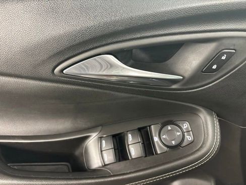 Used 2025 Buick Encore GX Preferred FWD image 19