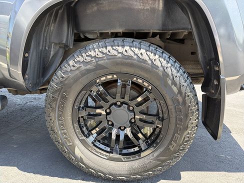 Used 2022 Toyota Tacoma TRD Sport w/ TRD Premium Sport Package AWD/4WD image 36