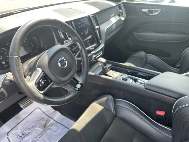 Used 2019 Volvo XC60 T5 R-Design w/ Protection Package Premier FWD image 10