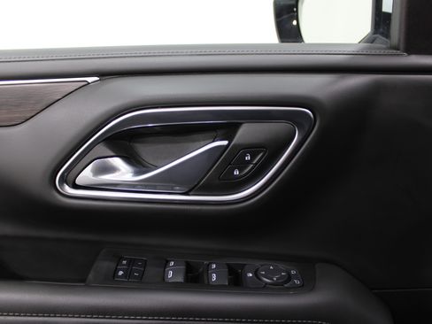 Used 2024 Chevrolet Tahoe Z71 image 8