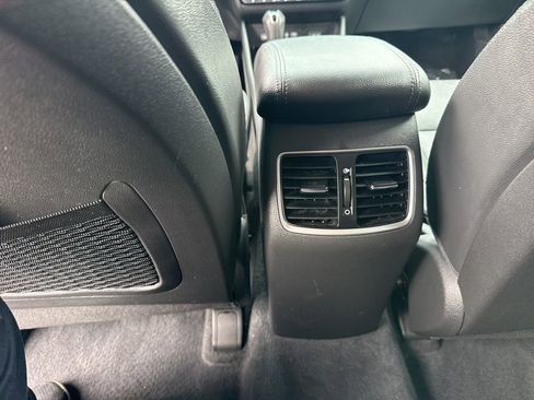 Used 2016 Hyundai Tucson Limited w/ Option Group 03 FWD image 16