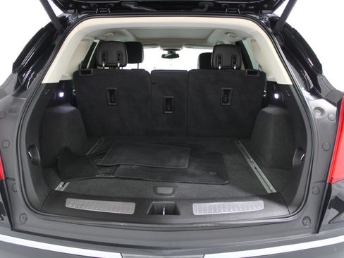 Used 2019 Cadillac XT5 Premium Luxury AWD/4WD image 19