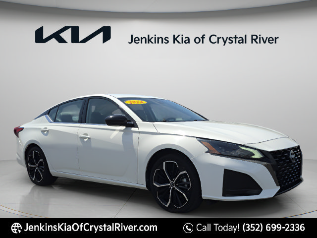 Used 2024 Nissan Altima 2.5 SR FWD image 2