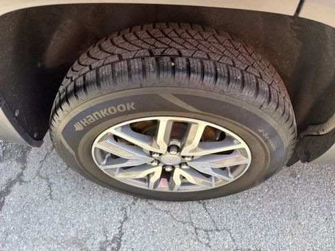 Used 2019 GMC Acadia SLE w/ Driver Alert Package I AWD/4WD image 13