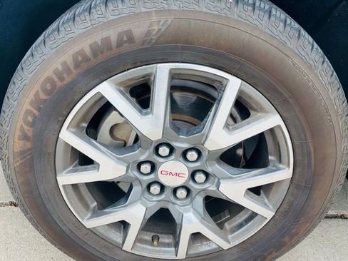 Used 2020 GMC Acadia SLE w/ Driver Convenience Package image 7