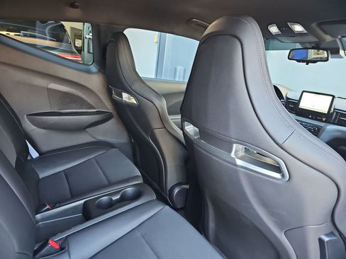 Used 2022 Hyundai Veloster N image 16