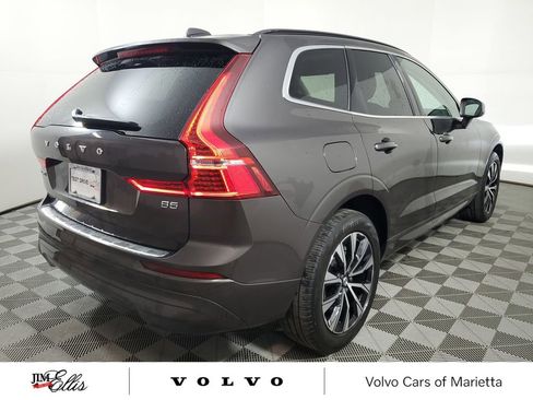 Used 2023 Volvo XC60 B5 Core w/ Climate Package image 7