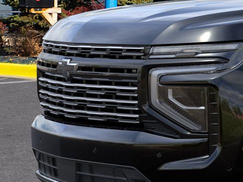 New 2026 Chevrolet Suburban High Country AWD/4WD image 13