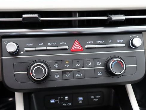 Used 2025 Hyundai Tucson SE image 33