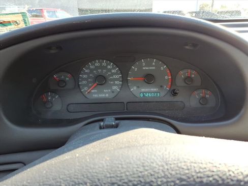 Used 2000 Ford Mustang Convertible image 12