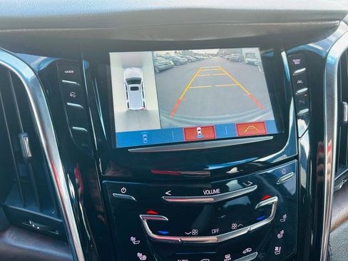 Used 2018 Cadillac Escalade Luxury AWD/4WD image 18