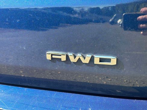 Used 2022 GMC Terrain SLE w/ Driver Convenience Package image 12