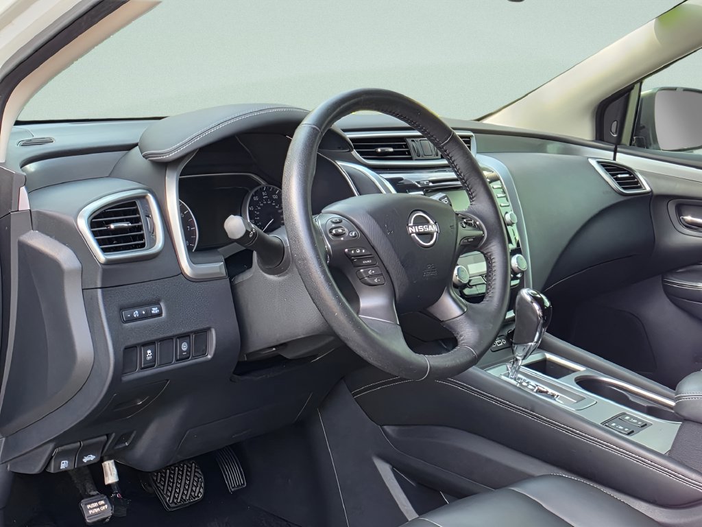 Used 2023 Nissan Murano SV w/ SV Midnight Edition Package FWD image 9
