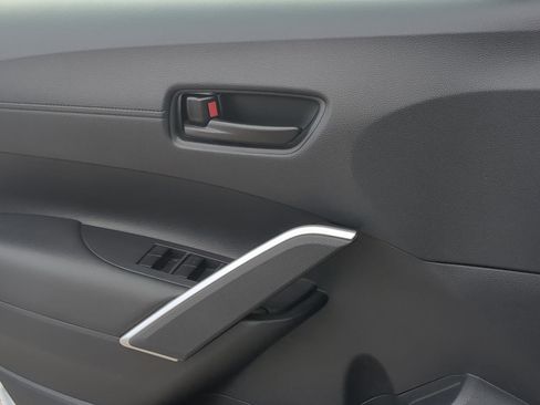 Used 2024 Toyota Corolla Cross LE image 14