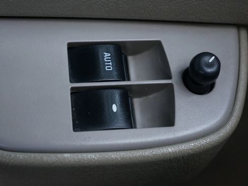 Used 2018 Chevrolet Express 3500 image 21