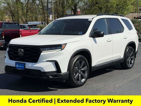 Used 2025 Honda Pilot Sport image 4