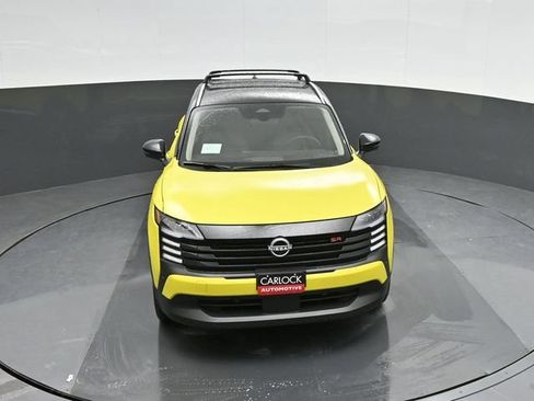 Used 2025 Nissan Kicks SR FWD image 24
