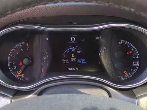 Used 2017 Jeep Grand Cherokee Altitude image 18