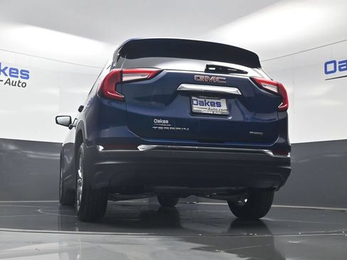 Used 2022 GMC Terrain SLT w/ LPO, Floor Liner Package AWD/4WD image 42