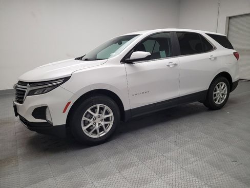 Used 2022 Chevrolet Equinox LT image 2