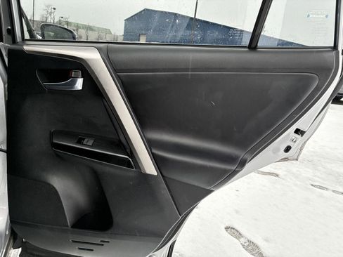 Used 2018 Toyota RAV4 Limited image 33