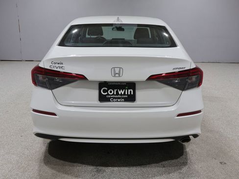 Used 2024 Honda Civic Sport image 3