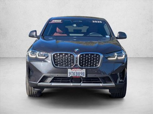 Used 2025 BMW X4 xDrive30i w/ Premium Package image 2