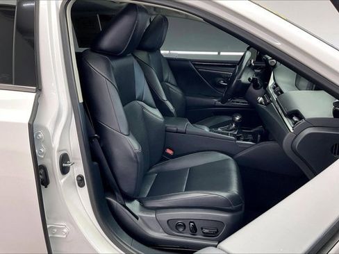 Used 2021 Lexus ES 300h w/ Premium Package image 6