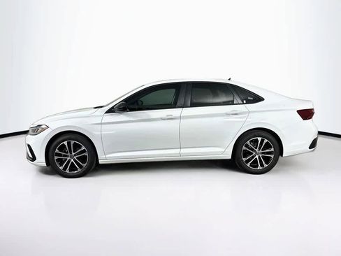 Used 2025 Volkswagen Jetta Sport FWD image 3