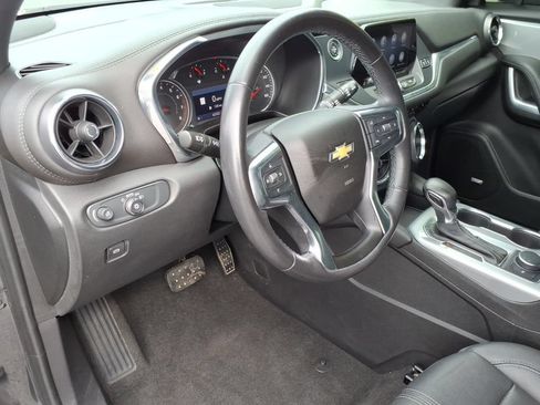 Used 2020 Chevrolet Blazer LT w/ Sound & Technology Package FWD image 18