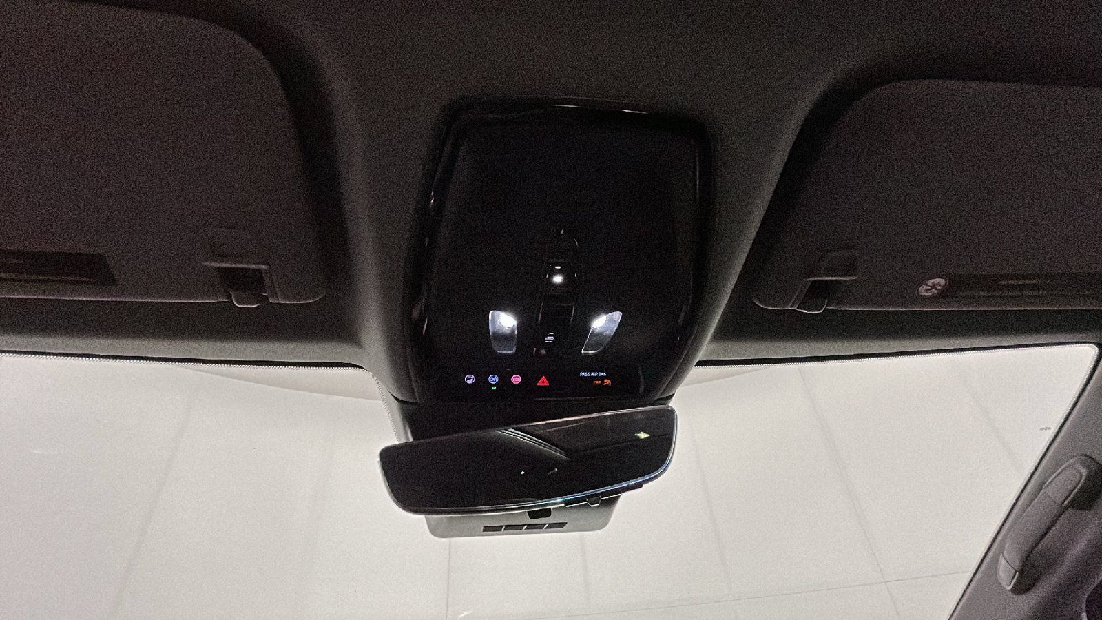 Used 2025 Cadillac Optiq Luxury 2 w/ LPO, Floor Liner Package AWD/4WD image 31