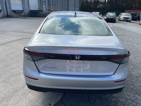 Used 2025 Honda Accord LX image 9