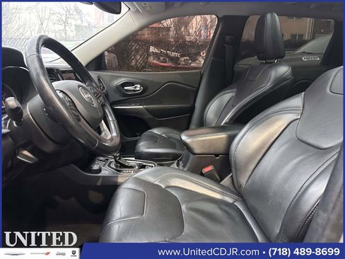 Used 2021 Jeep Cherokee Limited image 16