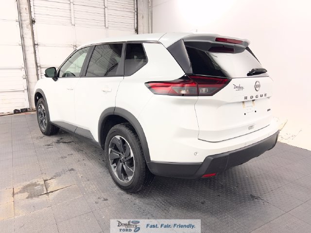 Used 2025 Nissan Rogue SV AWD/4WD image 5