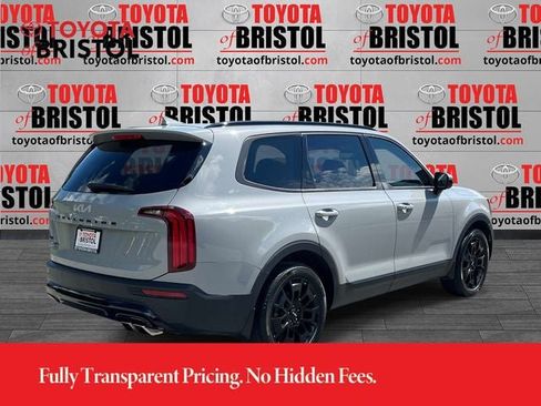 Used 2022 Kia Telluride SX w/ SX Prestige Package AWD/4WD image 3