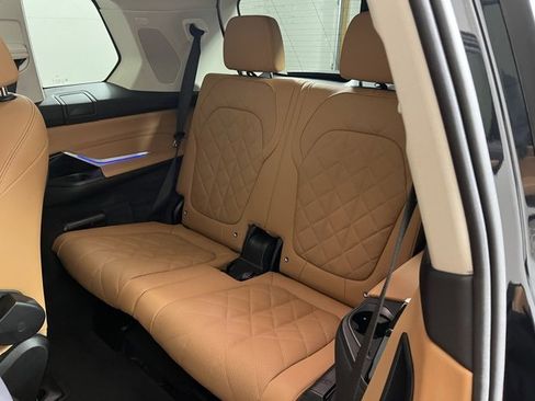 Used 2024 BMW X7 xDrive40i w/ Premium Package image 20